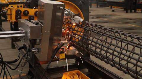 一款精致的鋼筋籠滾焊機(jī) 配合自動焊接 看看這焊點(diǎn)