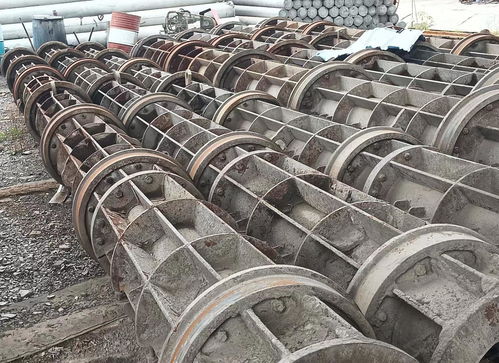 西藏拉薩回家養蛙,低價處理電桿廠設備,包括行車 焊機 攪拌站 空壓機 鋼模等